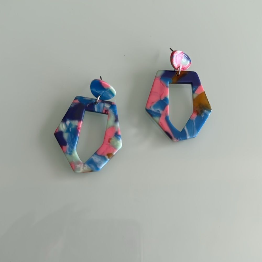 Colorful Acrylic Hoop Earrings A1396 - Picture 3 of 4
